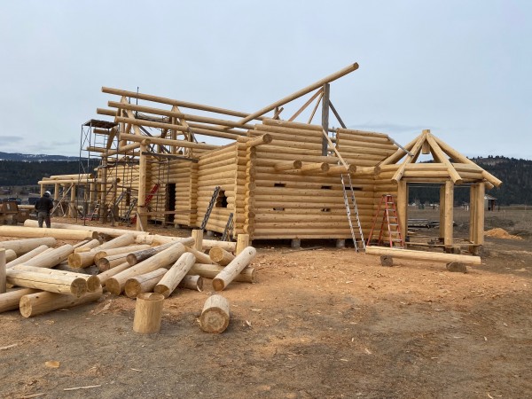 Full scribe log home under construction.